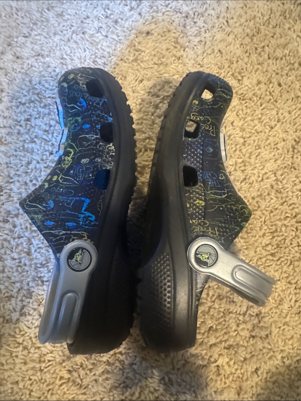 CROCS Kids Black with Silver Strap Star Wars The Child Clogs - Picture 6 of 6